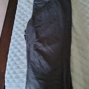 Athletic cropped pants